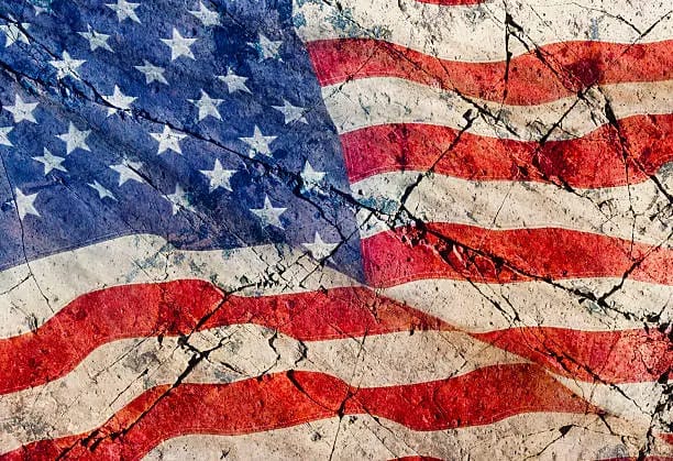 Cracks in the American Dream: Middle Class Pullback Pushes US Economy to the Edge