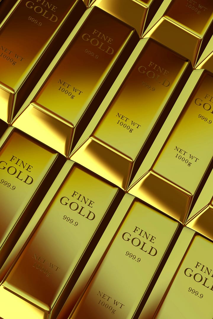 Gold Soars to Record Level — Why Everyone’s Buying Now”