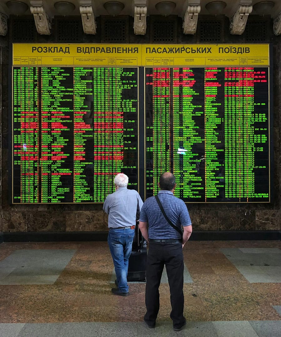 U.S. Stocks Soar to New Highs — Experts Warns